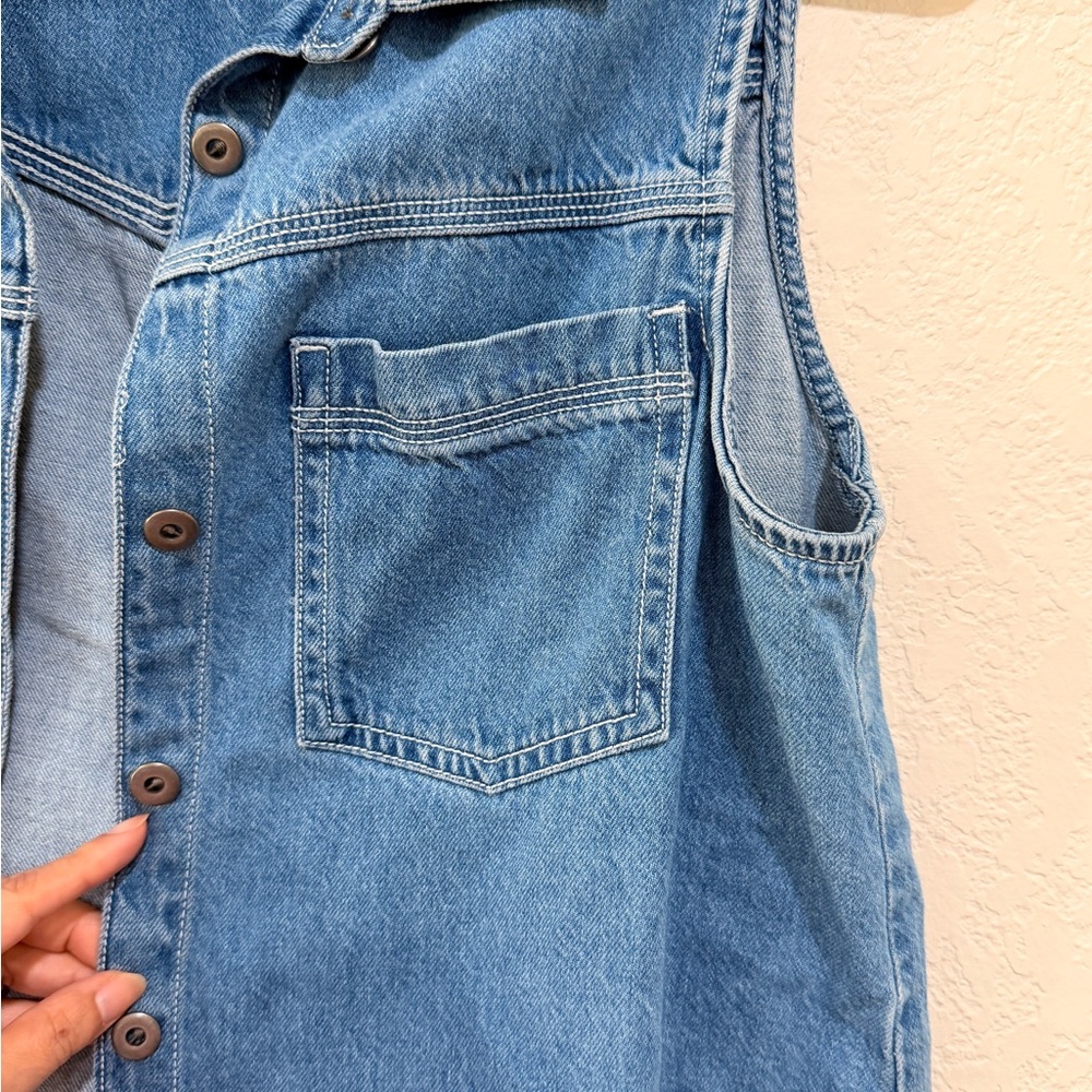 American Eagle Denim Sleeveless Button-Up Collared Top size medium - Picture 5 of 6